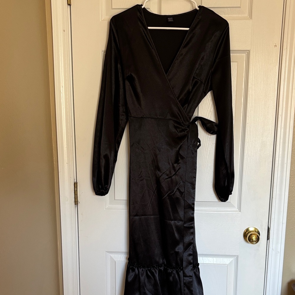SHEIN Black Wrap Tie Midi Dress — Size Medium — Never Worn